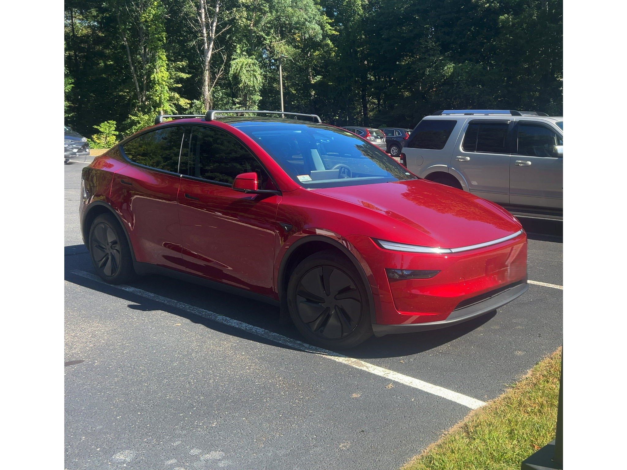 Used 2026 Tesla Model Y AWD image 3