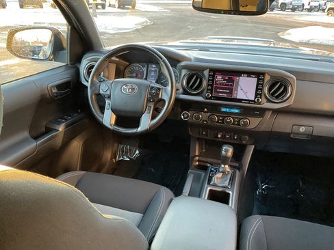 Used 2021 Toyota Tacoma TRD Sport image 19