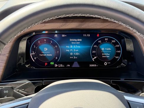 Used 2025 Volkswagen Atlas SE image 14