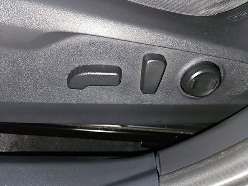 Used 2025 Subaru Outback Premium AWD/4WD image 25