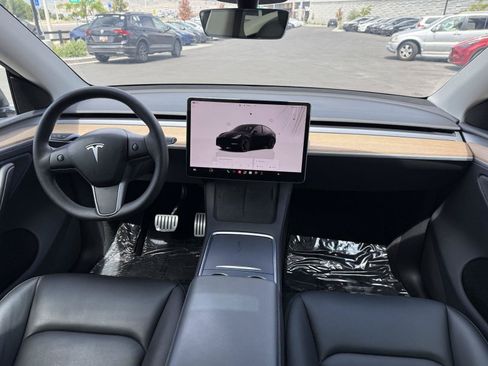 Used 2024 Tesla Model Y Performance AWD/4WD image 21