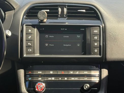 Used 2018 Jaguar F-PACE Prestige AWD/4WD image 9