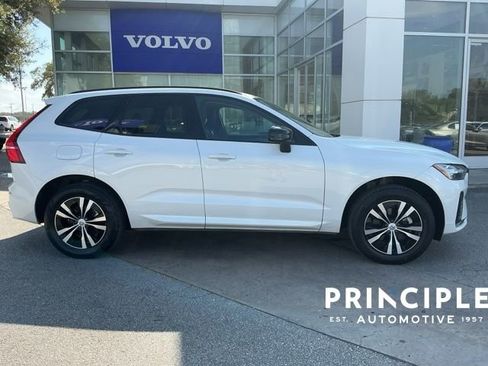 Used 2025 Volvo XC60 B5 Core image 5