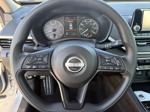 Used 2024 Nissan Altima 2.5 S FWD image 13