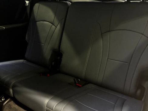 Used 2019 Buick Enclave Essence FWD image 31