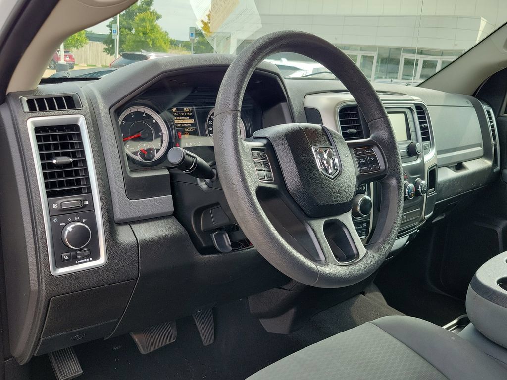 Used 2020 RAM 1500 Classic SLT AWD/4WD image 9