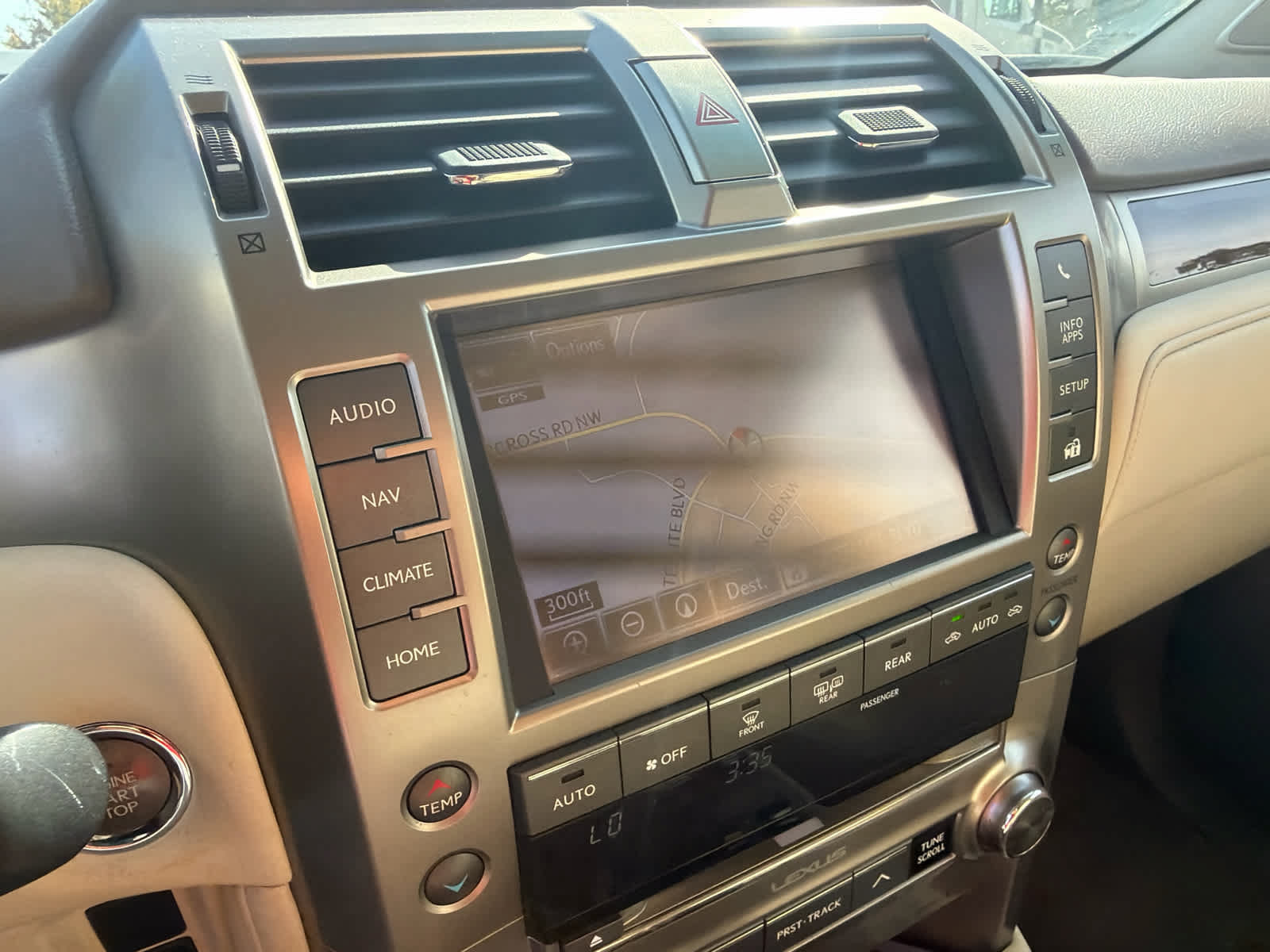 Used 2014 Lexus GX 460 Luxury AWD/4WD image 4