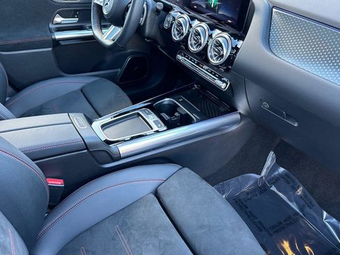 Used 2025 Mercedes-Benz GLA 250 4MATIC image 15