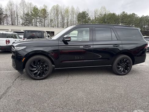 Used 2025 Lincoln Navigator Reserve w/ Jet Appearance Package AWD/4WD image 4