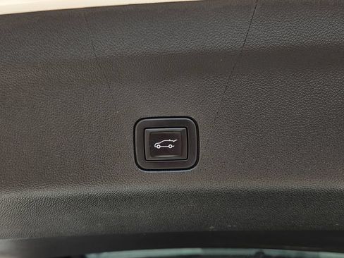 Used 2022 Chevrolet Tahoe LT w/ Luxury Package AWD/4WD image 28