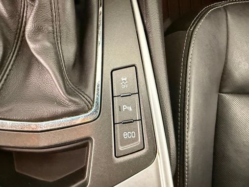 Used 2012 Cadillac SRX Luxury FWD image 25