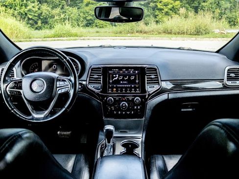 Used 2020 Jeep Grand Cherokee Limited w/ Luxury Group II image 2