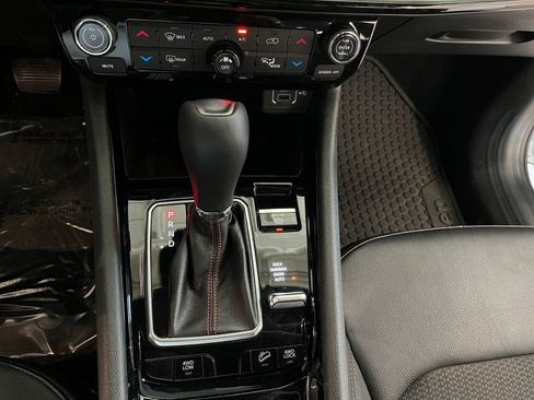 Used 2025 Jeep Compass Trailhawk image 41