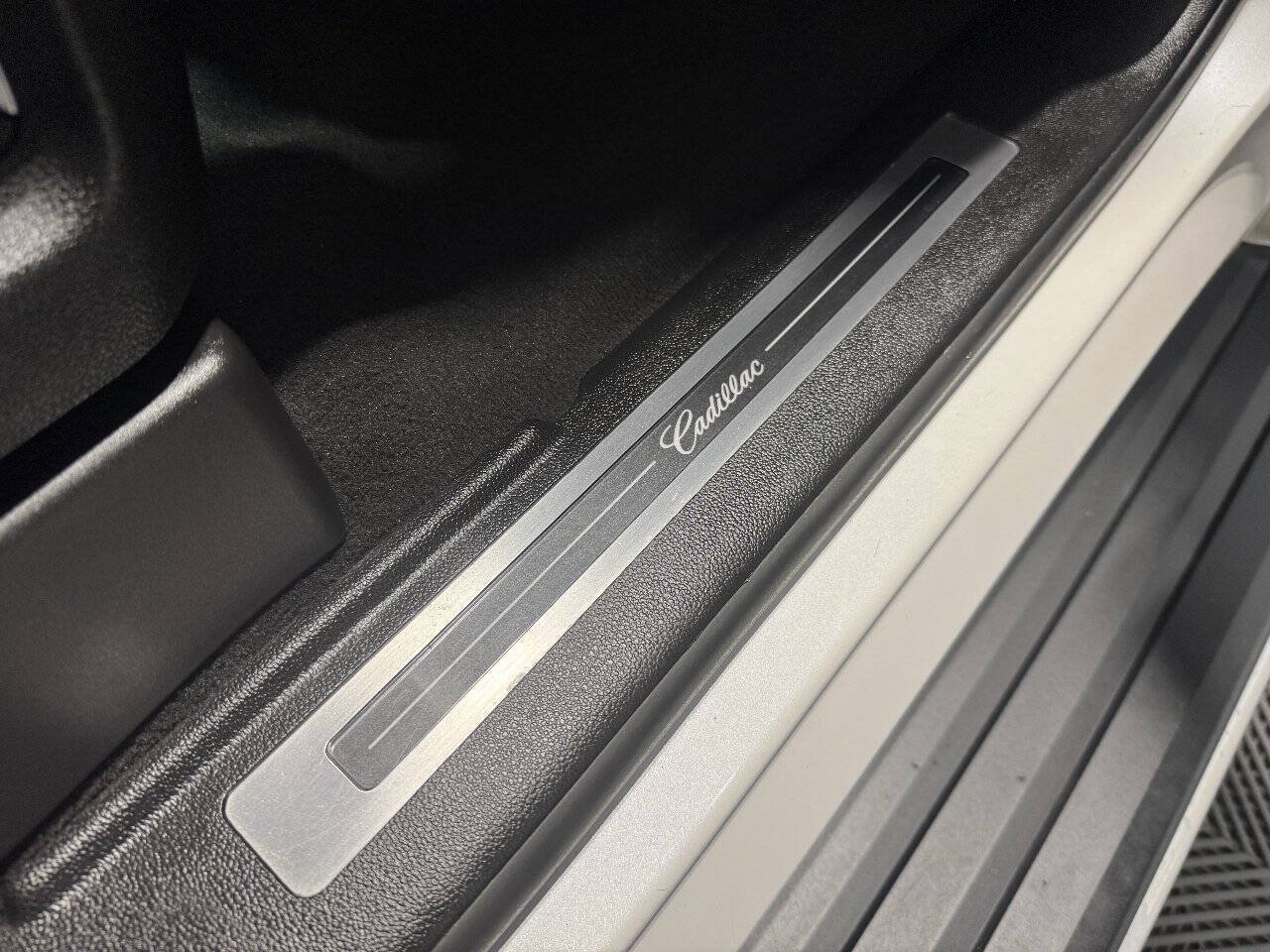 Used 2019 Cadillac Escalade Premium Luxury AWD/4WD image 29
