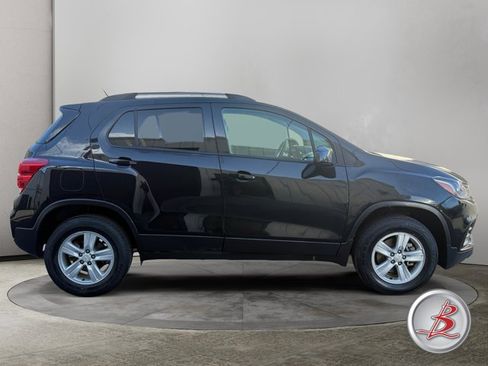 Used 2021 Chevrolet Trax LT AWD/4WD image 8
