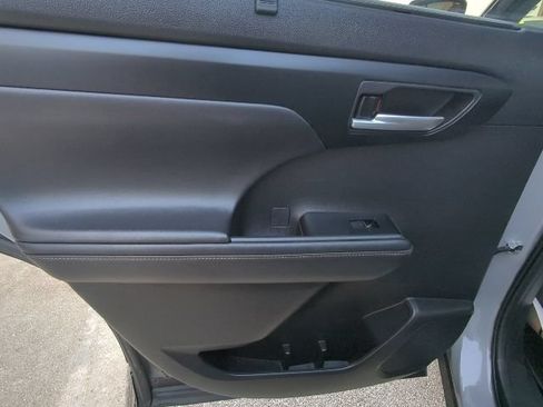 Used 2022 Toyota Highlander Bronze Edition AWD/4WD image 27