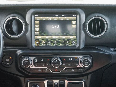 Used 2022 Jeep Wrangler Unlimited Sahara w/ Cold Weather Group image 12