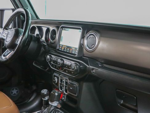 Used 2020 Jeep Gladiator Rubicon image 25