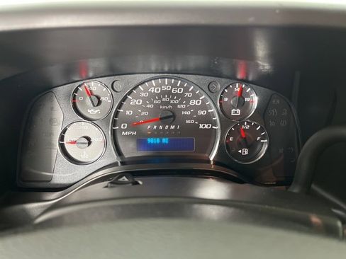 Used 2024 Chevrolet Express 2500 image 23