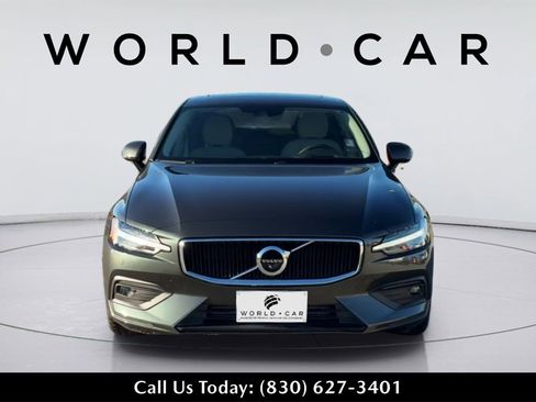 Used 2020 Volvo S60 T5 Momentum image 3