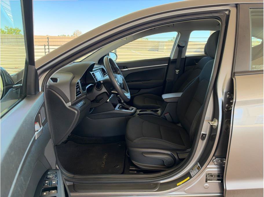Used 2020 Hyundai Elantra SE w/ Cargo Package (C1) FWD image 10