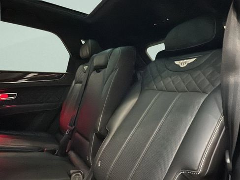 Used 2018 Bentley Bentayga Activity AWD/4WD image 14