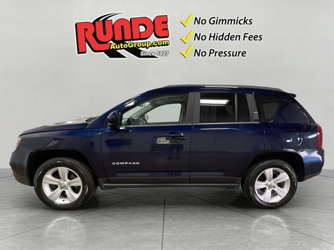 Used 2014 Jeep Compass Latitude w/ Sun/Sound Group AWD/4WD image 3