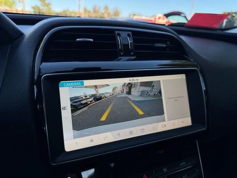 Used 2019 Jaguar XE Premium image 28