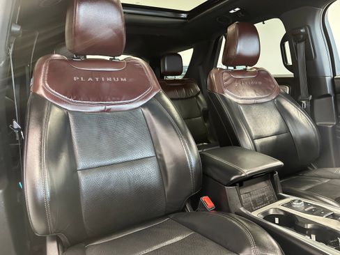 Used 2022 Ford Explorer Platinum w/ Equipment Group 601A image 18