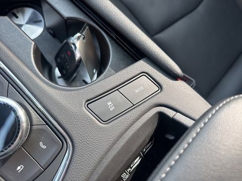 Used 2023 Cadillac XT6 Premium Luxury w/ Technology Package image 29