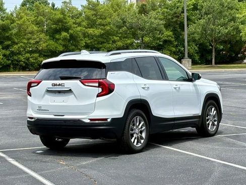 Used 2023 GMC Terrain SLT w/ Tech Package FWD image 7