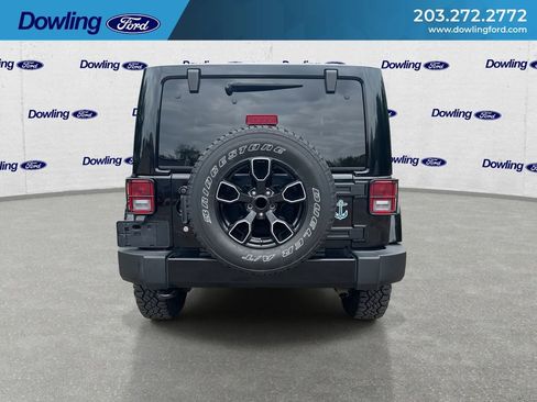 Used 2017 Jeep Wrangler Sahara AWD/4WD image 7