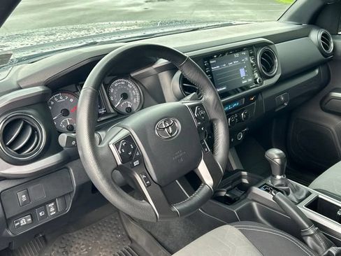 Certified 2023 Toyota Tacoma TRD Off-Road w/ Technology Package AWD/4WD image 28
