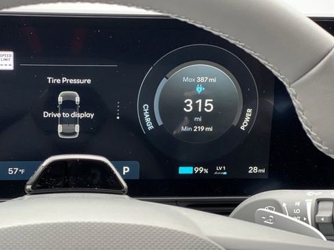 Certified 2025 Hyundai Ioniq 5 SEL image 34