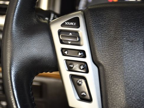 Used 2017 Nissan Titan SL AWD/4WD image 23