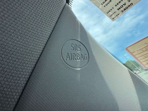 Used 2025 Toyota RAV4 XLE FWD image 40