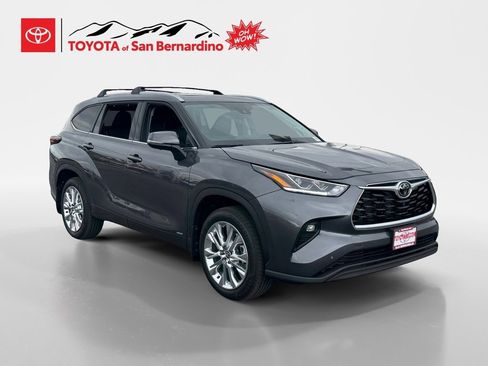 New 2025 Toyota Highlander Limited image 7
