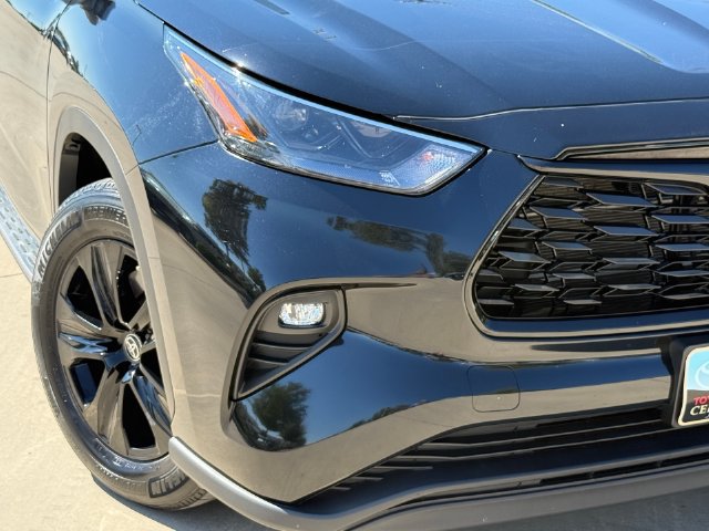 Used 2024 Toyota Highlander XLE FWD image 7