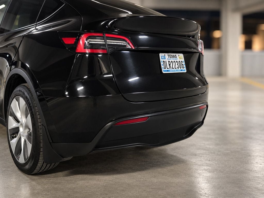 Used 2023 Tesla Model Y Long Range AWD/4WD image 9