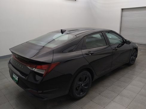 Used 2023 Hyundai Elantra SEL FWD image 9
