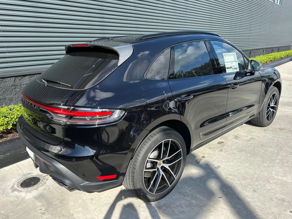 Used 2026 Porsche Macan AWD/4WD image 9