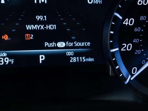 Certified 2022 Toyota Highlander XLE image 18