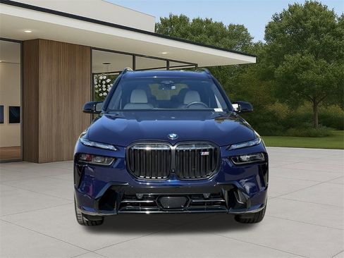 Used 2026 BMW X7 M60i image 4