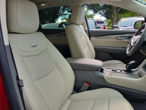 Certified 2024 Cadillac XT5 Premium Luxury FWD image 34