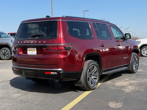 Used 2024 Jeep Wagoneer 4x4 w/ Premium Group I image 3
