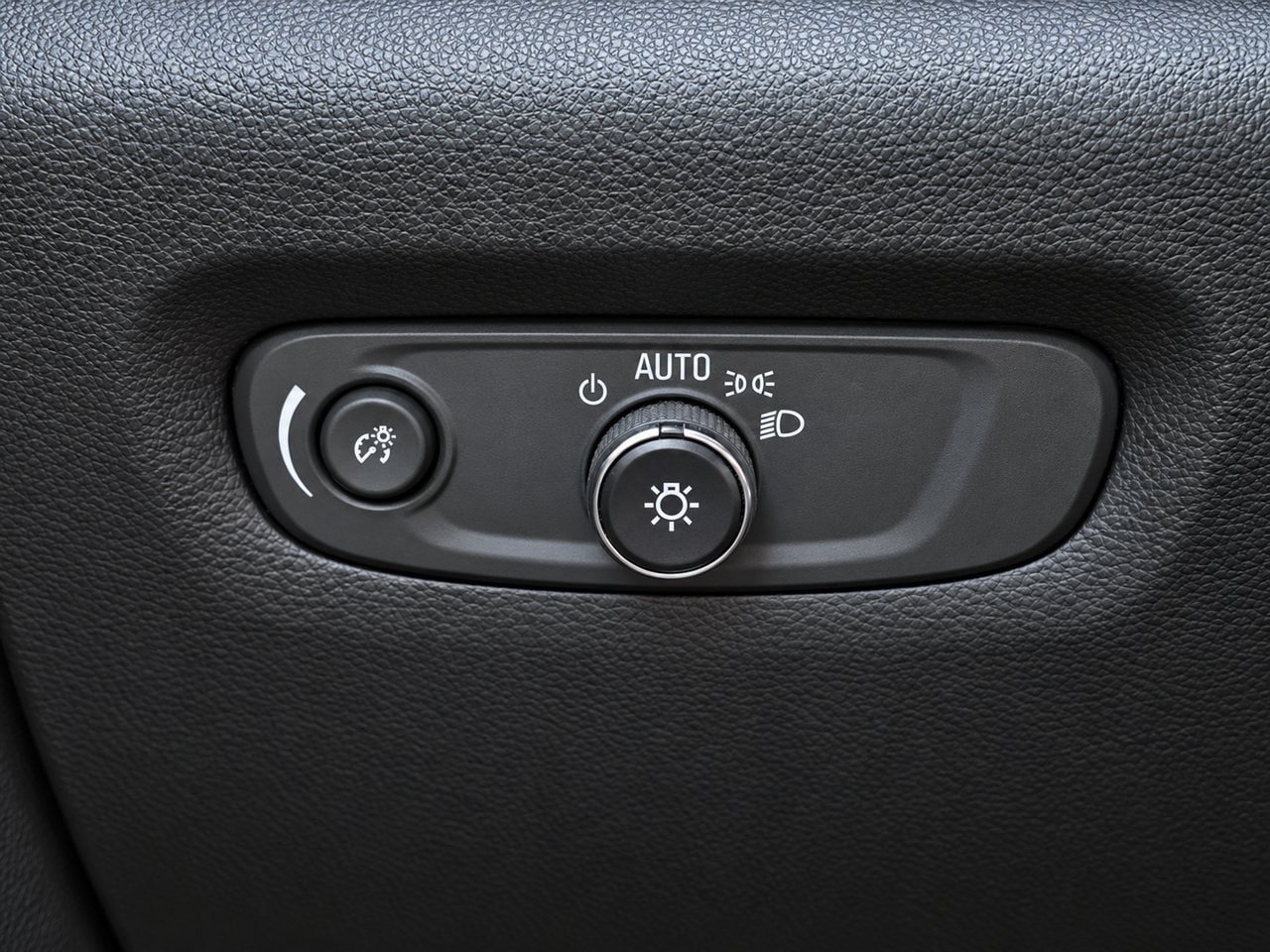 Used 2020 Chevrolet Traverse LS FWD image 22