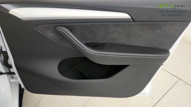 Used 2025 Tesla Model Y Performance AWD/4WD image 37