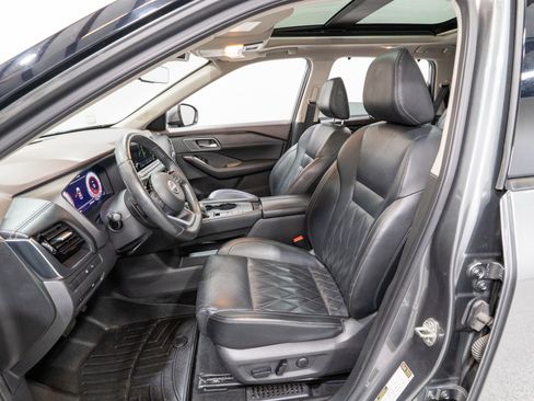 Used 2023 Nissan Rogue Platinum w/ Platinum Premium Package FWD image 16