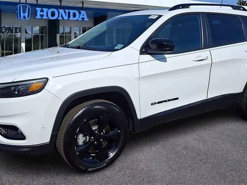 Used 2023 Jeep Cherokee Altitude Lux w/ Lux Elite Package image 4