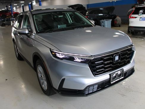 Certified 2025 Honda CR-V EX image 3